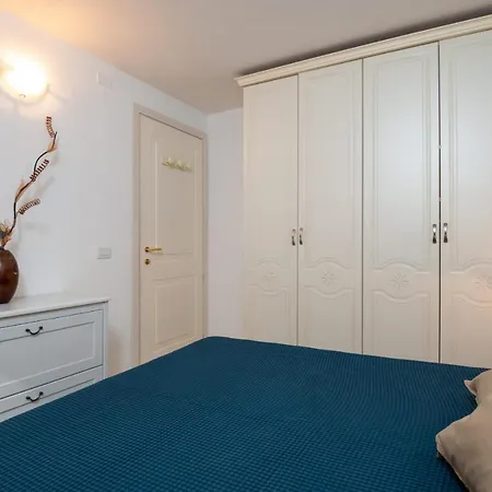 Myrsine 9d - Klodge Apartmán